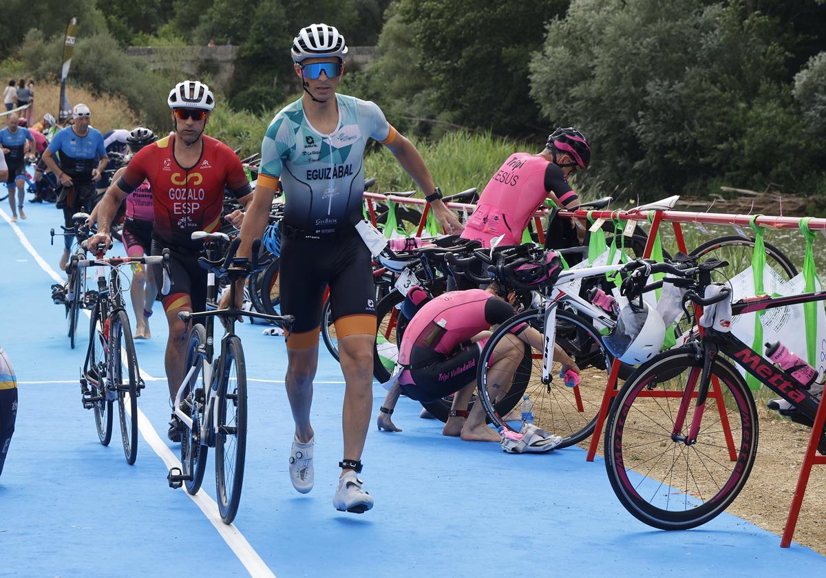 Participantes en el Triatlón de Astudillo.