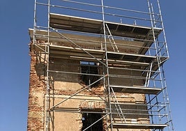 Obras de restauración de la torre.
