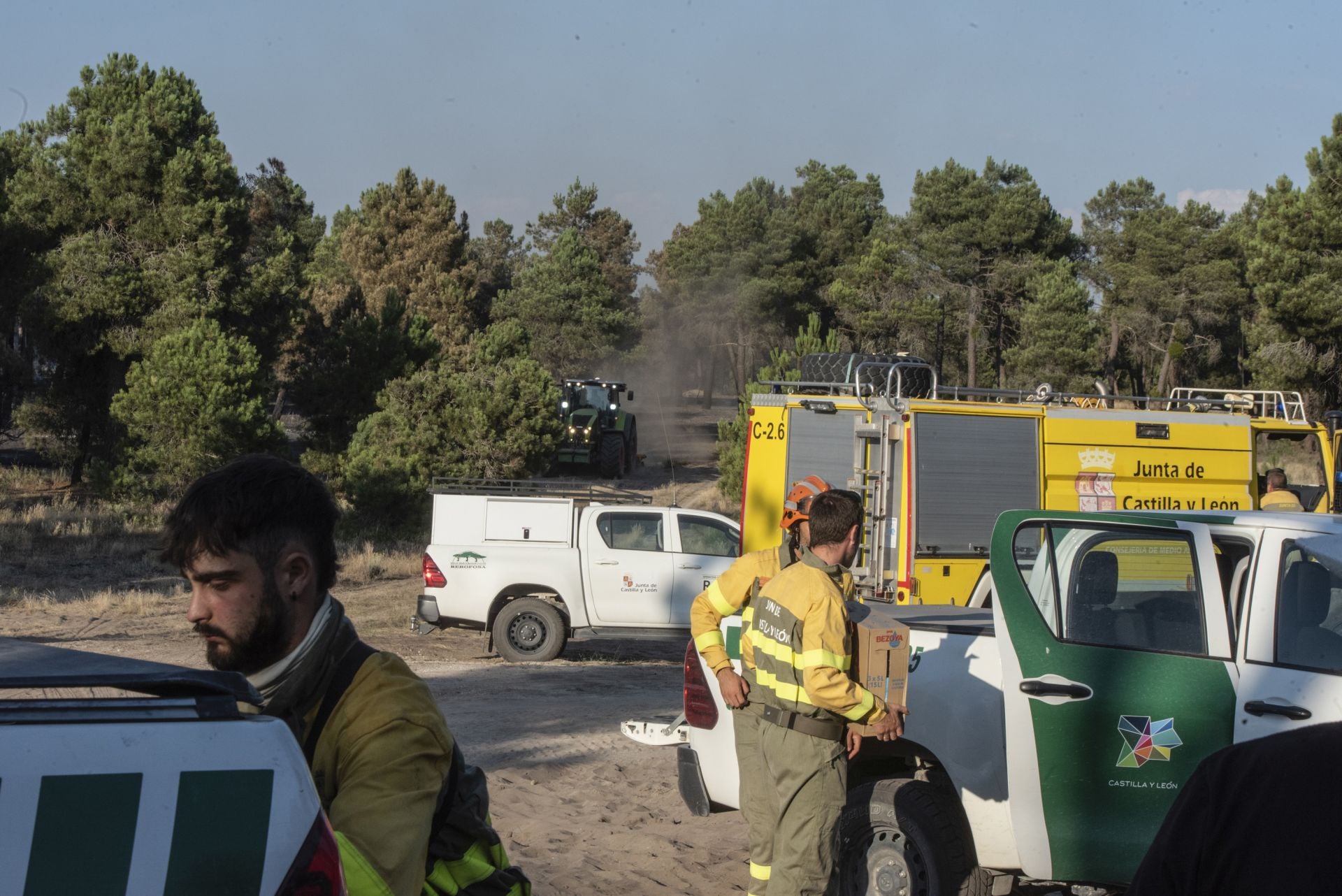 Fotos de los trabajos de extinción del incendio en Cuéllar