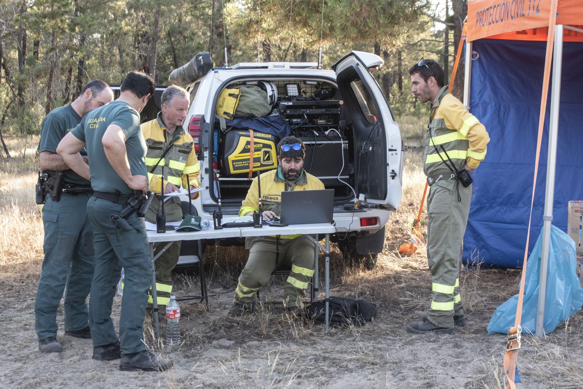 Fotos de los trabajos de extinción del incendio en Cuéllar