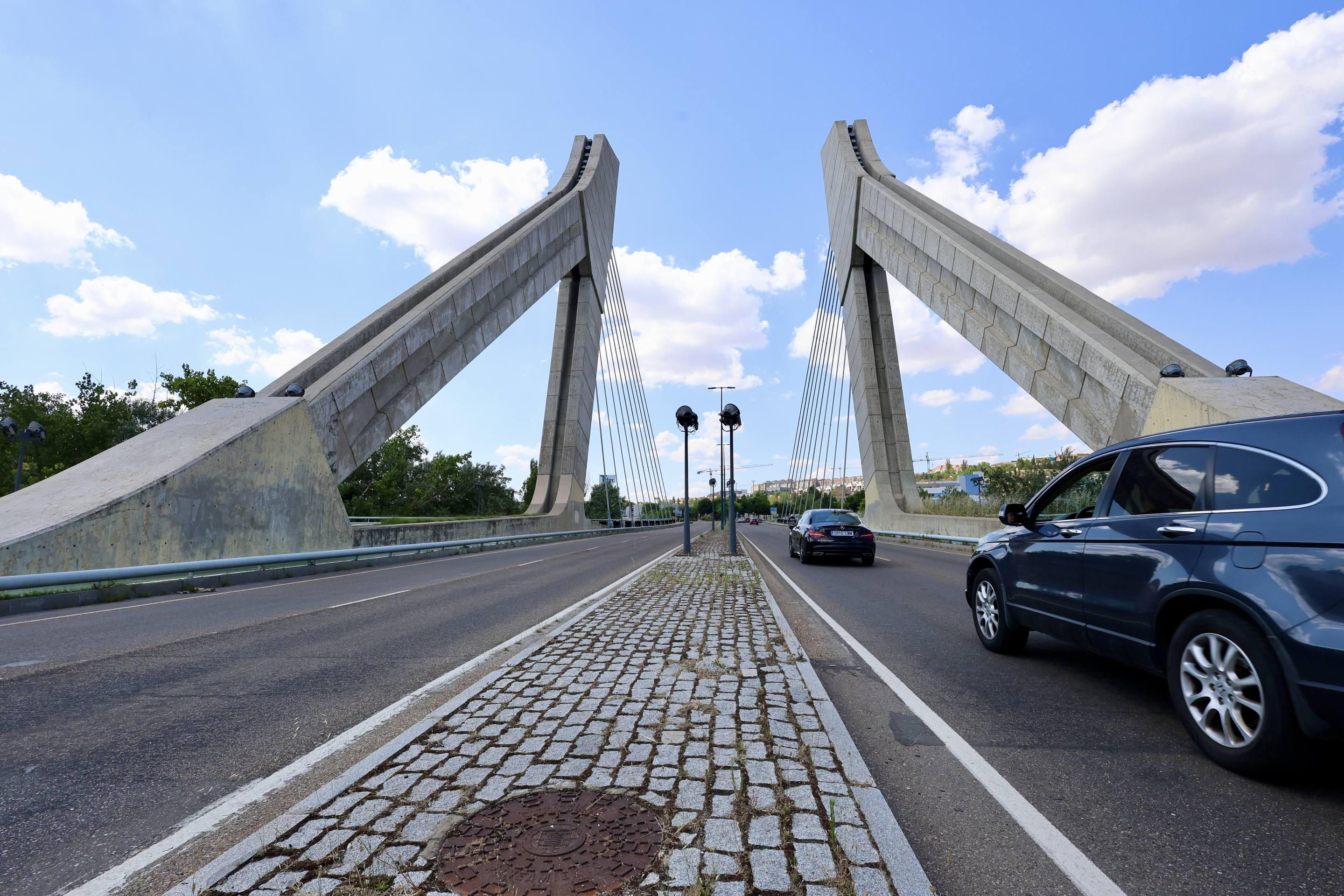 El estado del puente de Hispanoamérica de Valladolid, en imágenes
