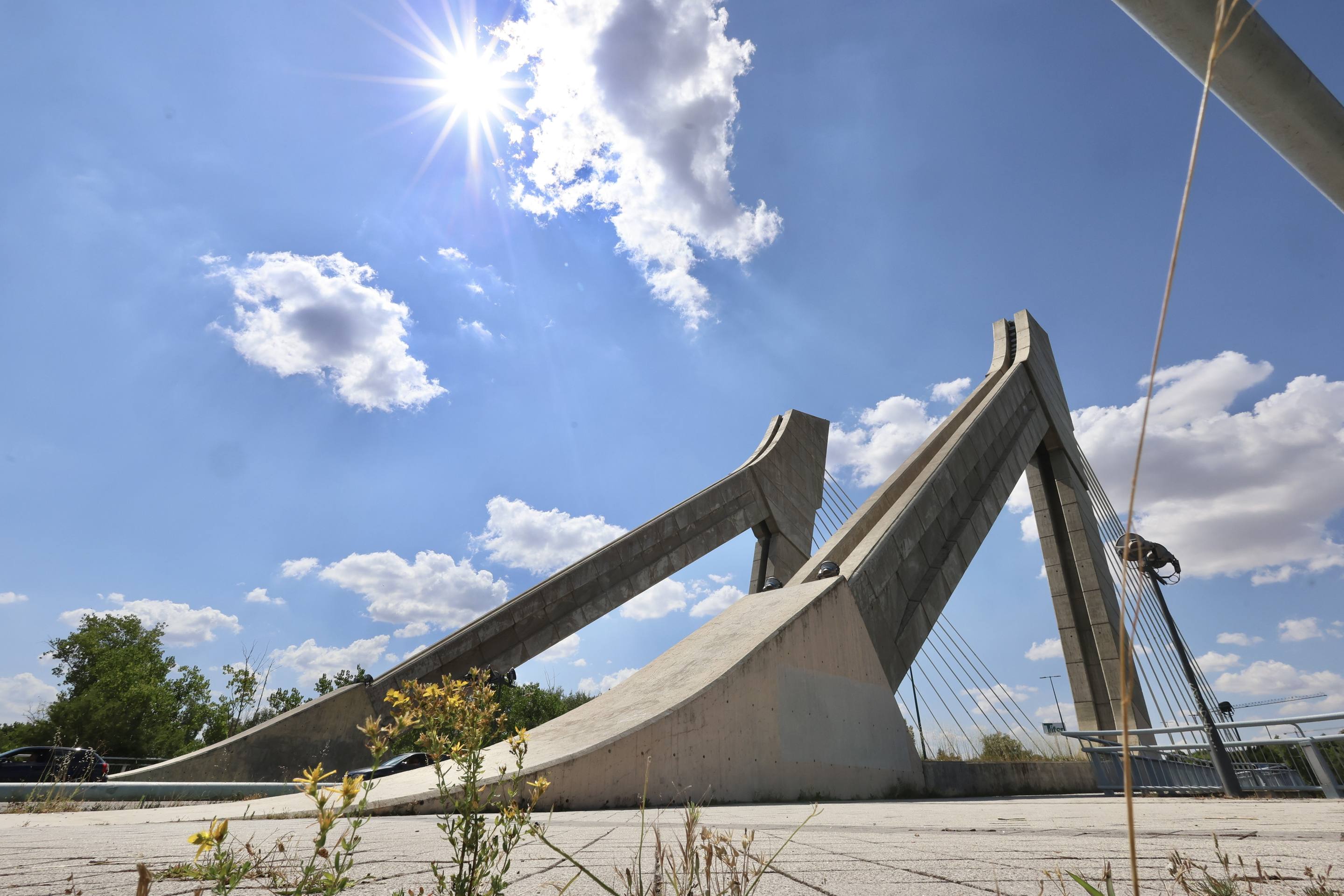 El estado del puente de Hispanoamérica de Valladolid, en imágenes