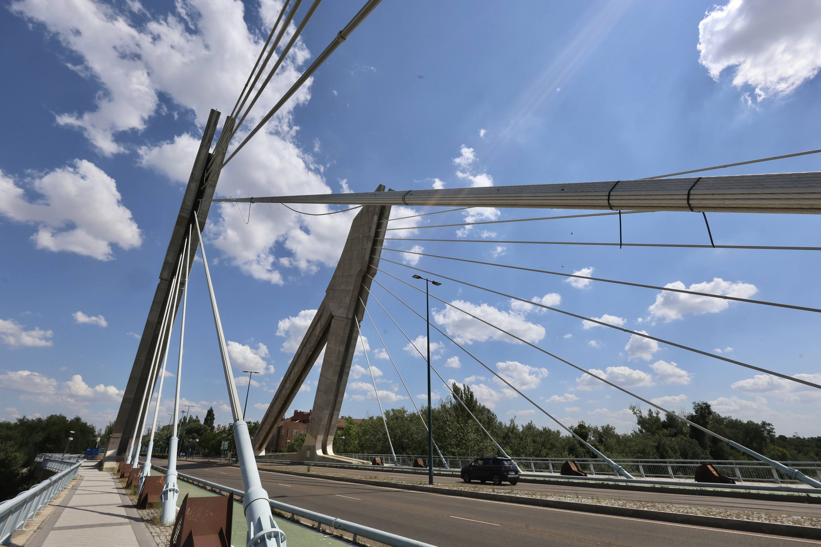 El estado del puente de Hispanoamérica de Valladolid, en imágenes