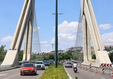 Un carril menos en el puente de Hispanomérica hasta septiembre
