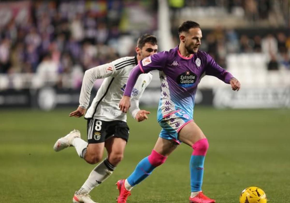 Iván Sanchez en El Plantío ante el Burgos CF, temporada 2023/2024.