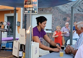 Torquemada disfruta de la cerveza artesana en una animada jornada medieval