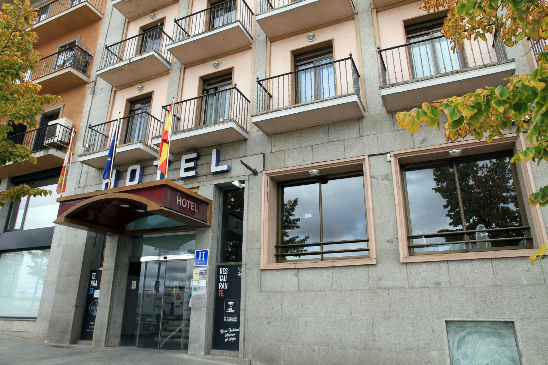 Hotel de Segovia en el que se produjeron los hechos.