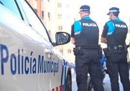 Imagen de archivo de una patrulla de la Policía Local de Valladolid.