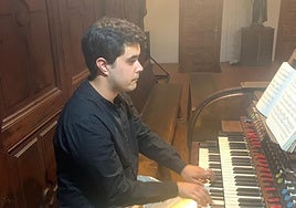 Carlos Bollo, durante el concierto en la iglesia de Santiago.