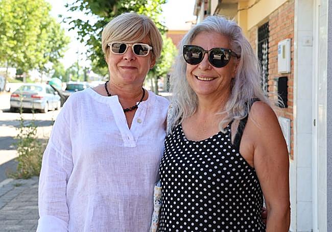 Chus Barrientos y Azucena Espinilla, vecinas del barrio