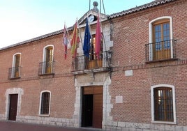 Fachada del Ayuntamiento de Laguna de Duero, donde se produjeron los hechos.