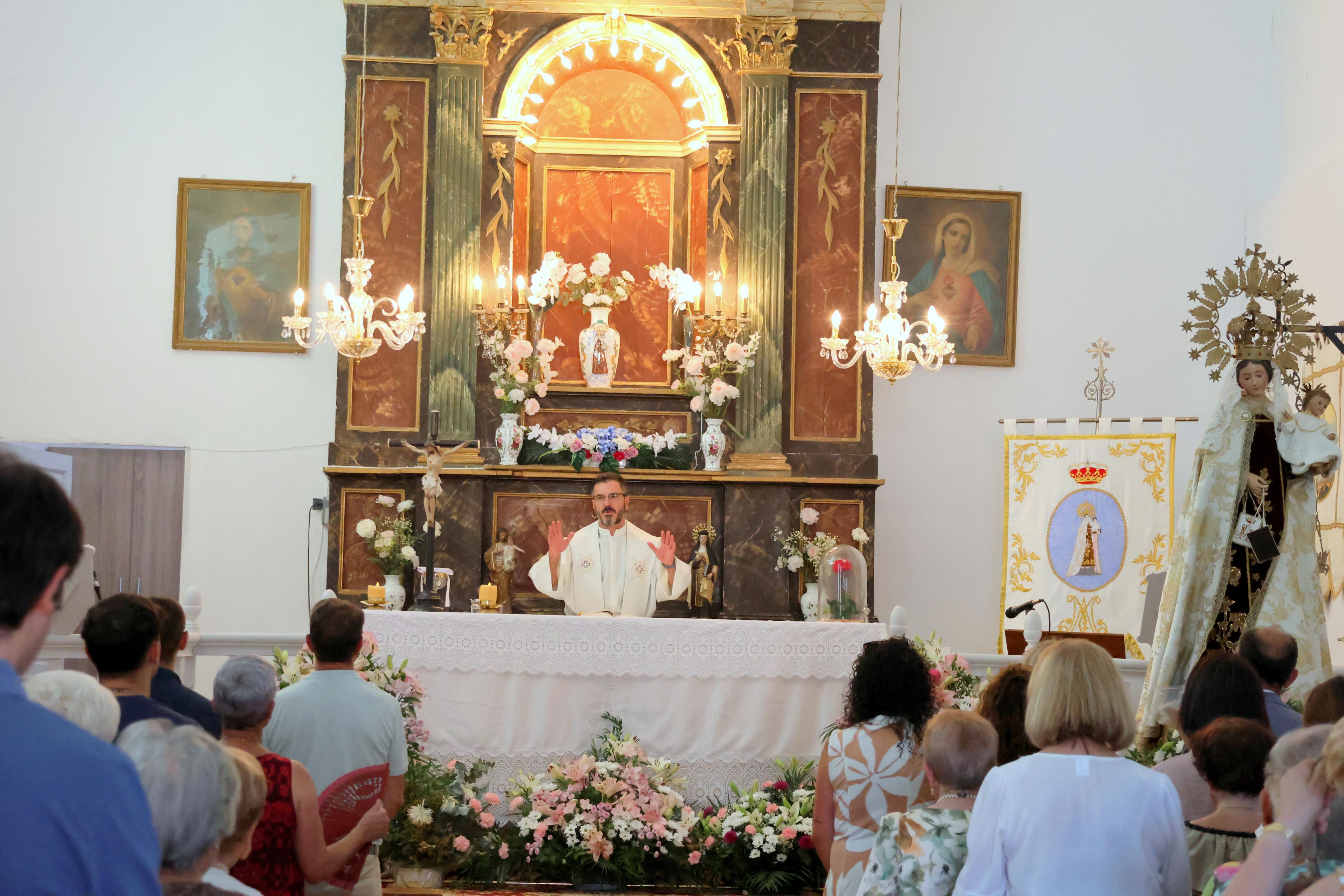 Cevico Navero se rinde a la Virgen del Carmen