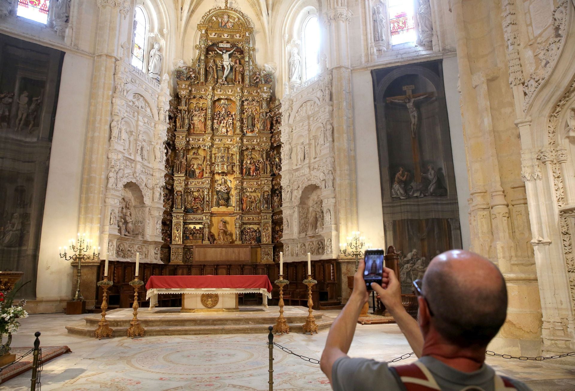 La visita del ministro Ernest Urtasun al Monasterio del Parral, en imágenes