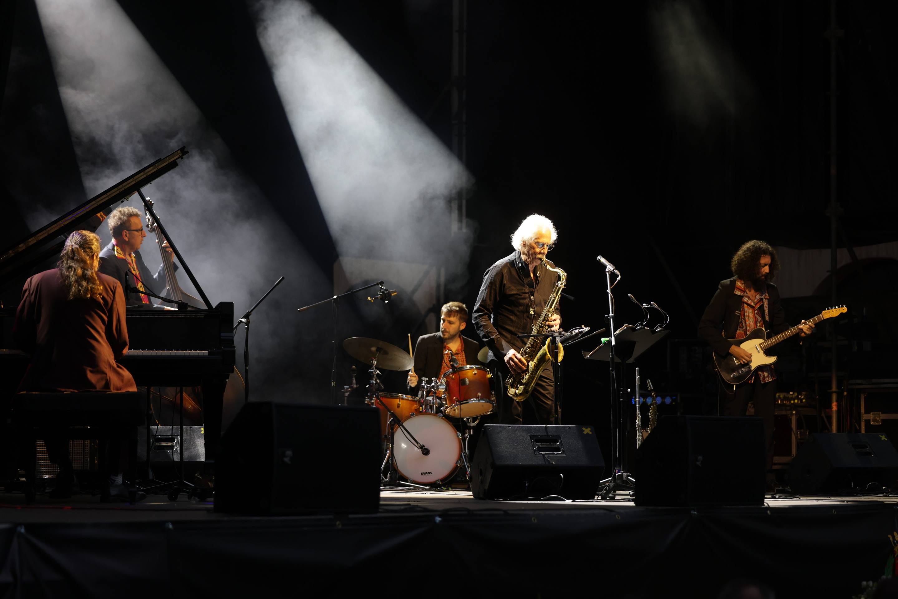 El concierto de «Blue Lou» Marini & Lluís Coloma Musical Troupe, en imágenes