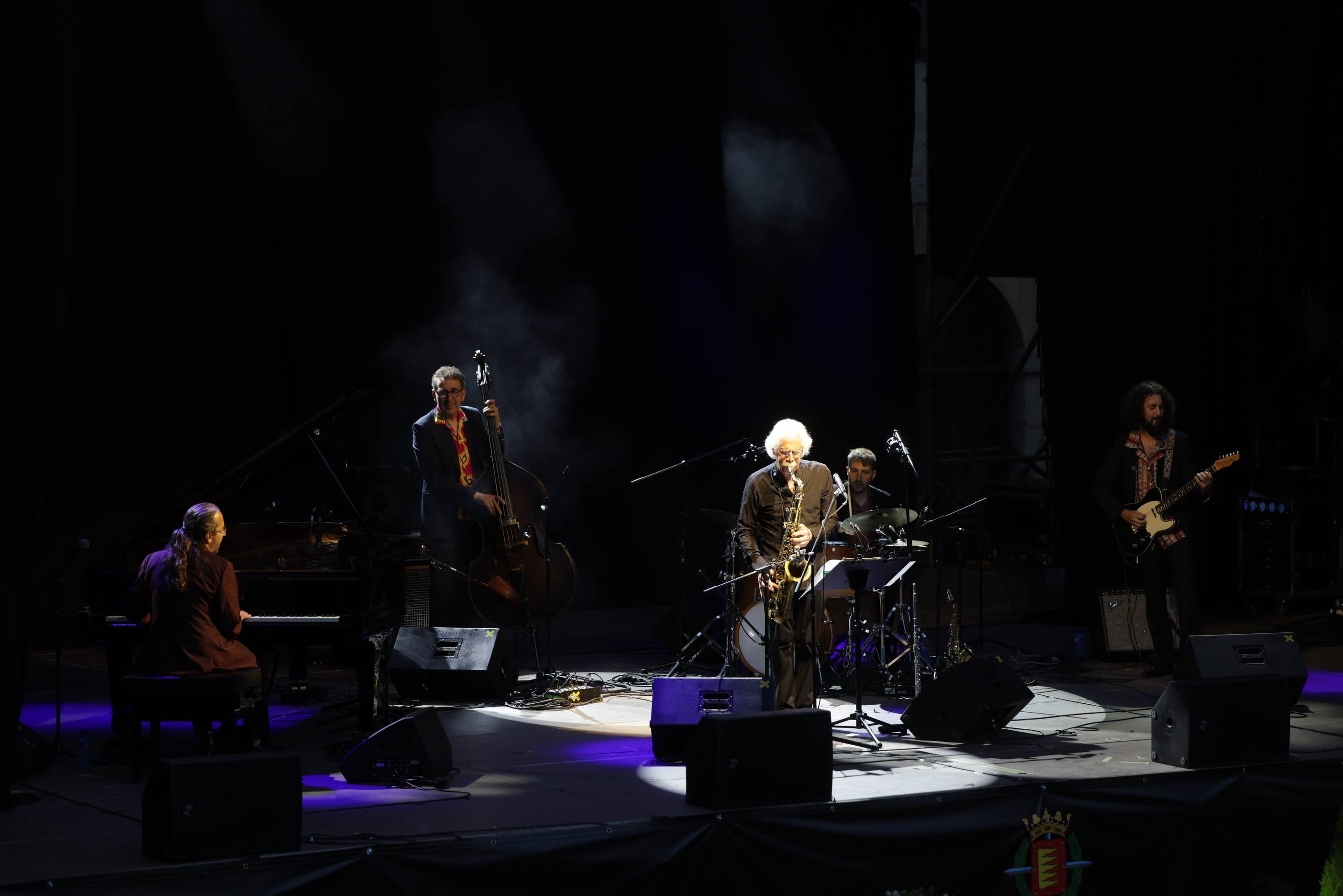 El concierto de «Blue Lou» Marini & Lluís Coloma Musical Troupe, en imágenes