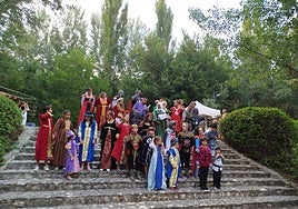 Algunos de los figurantes y participantes de la Feria Medieval en la pasada edición