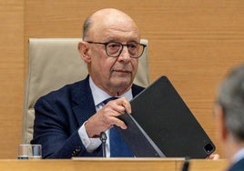 El exministro de Hacienda Cristóbal Montoro, en la comisión de investigación sobre la 'operación Cataluña'.