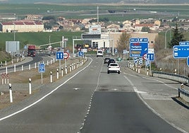 Tráfico por la Autovía de Pinares, la A-601, entre Segovia y Valladolid.