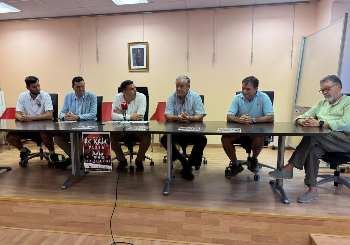 Presentación del I Torneo AC KALO de Balonmano Playa en Pozal de Gallinas.