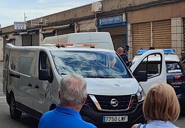 Lugar del atropello y vehículo forense.