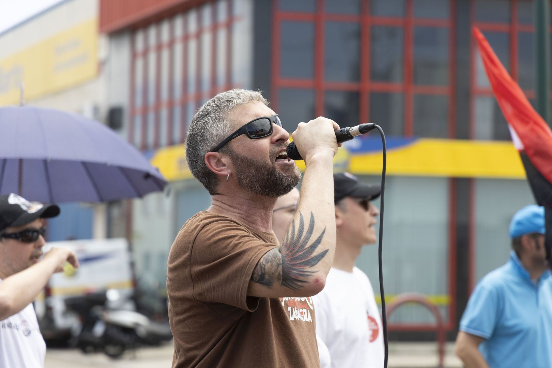 Trabajadores de Saeta Die Casting en la manifestación de esta mañana.