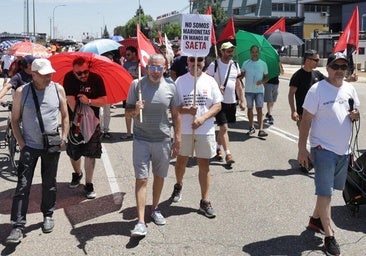 Los trabajadores de Saeta salen de nuevo a la calle y amenazan con «elevar el conflicto a Holanda»