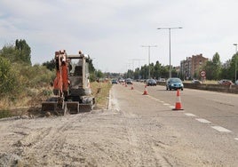 Obras de humanización de la VA-20, este jueves.