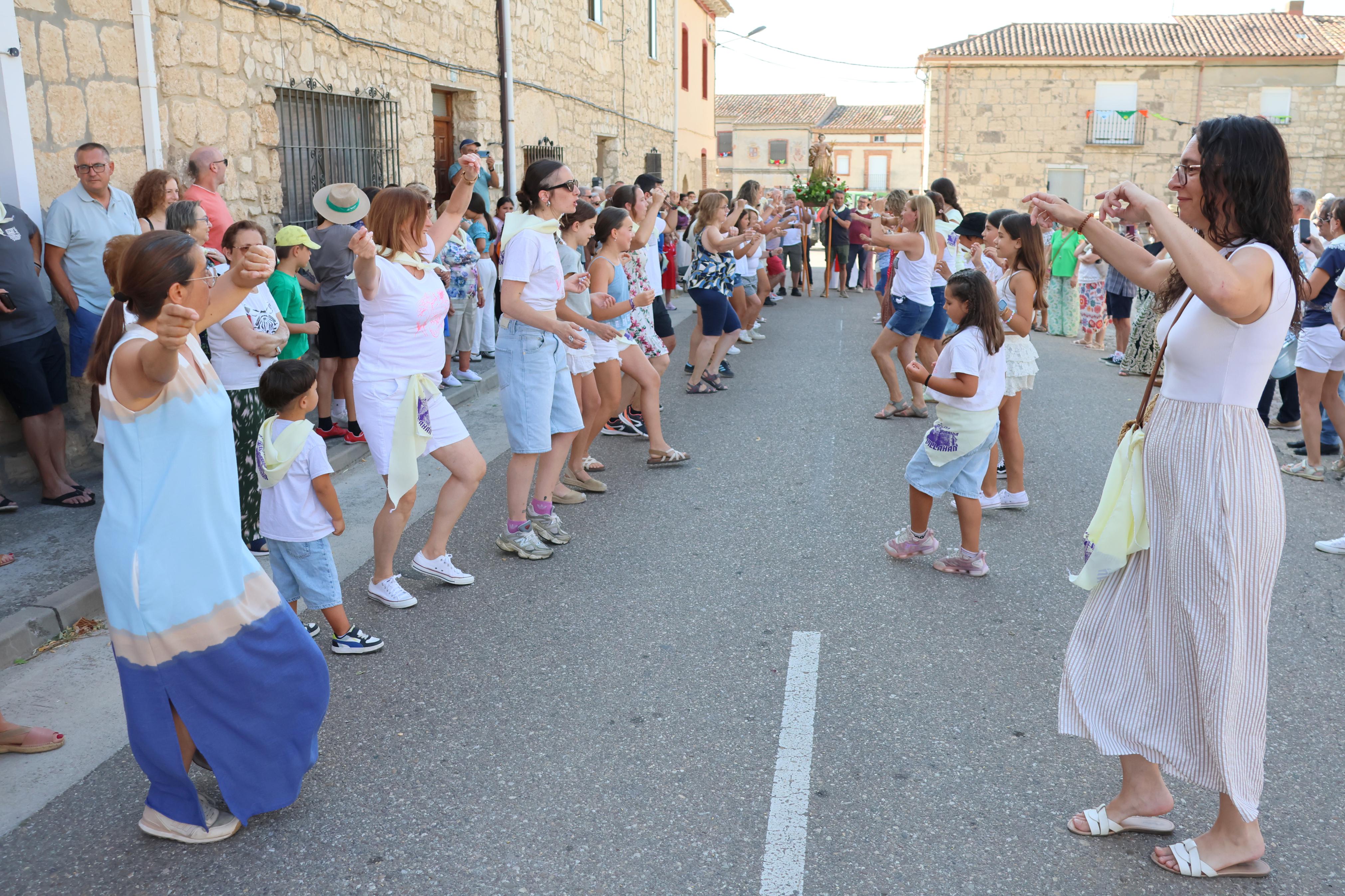 Villahán danza a Santa Marina