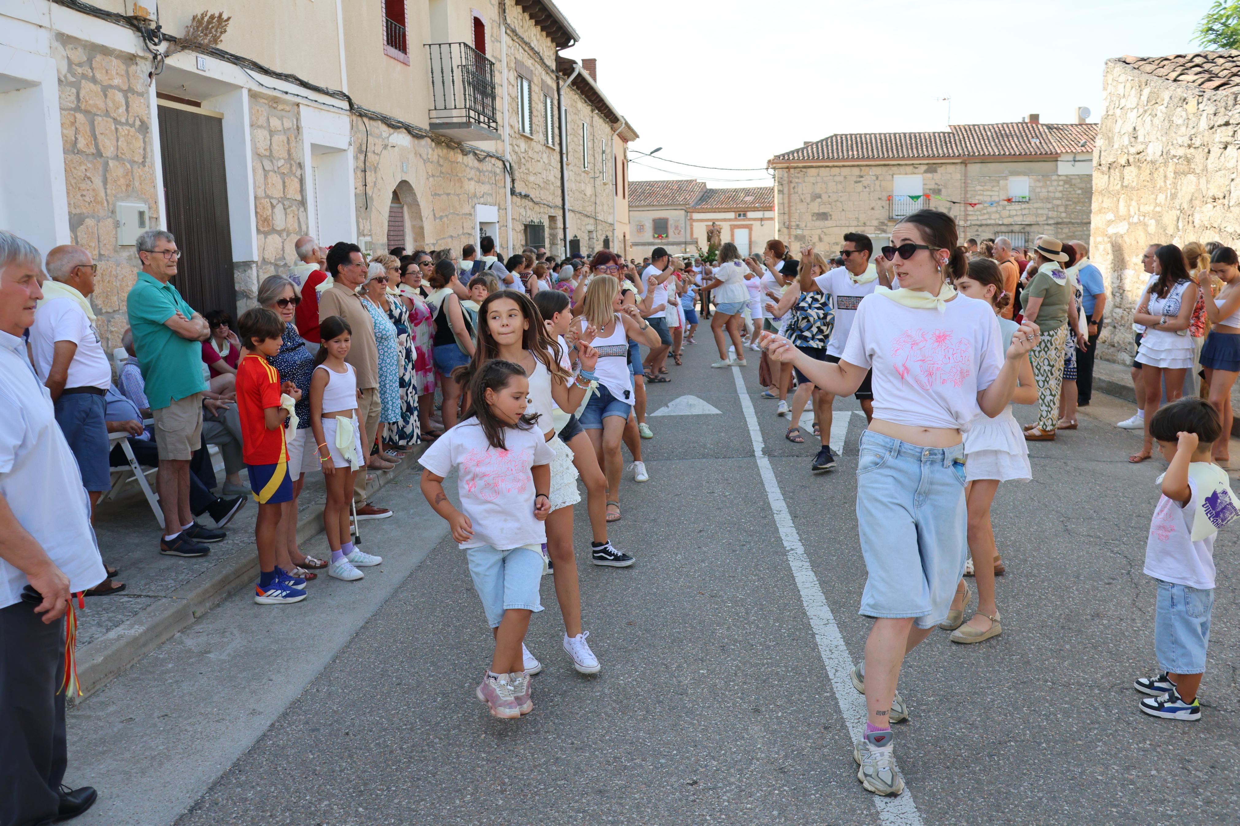 Villahán danza a Santa Marina