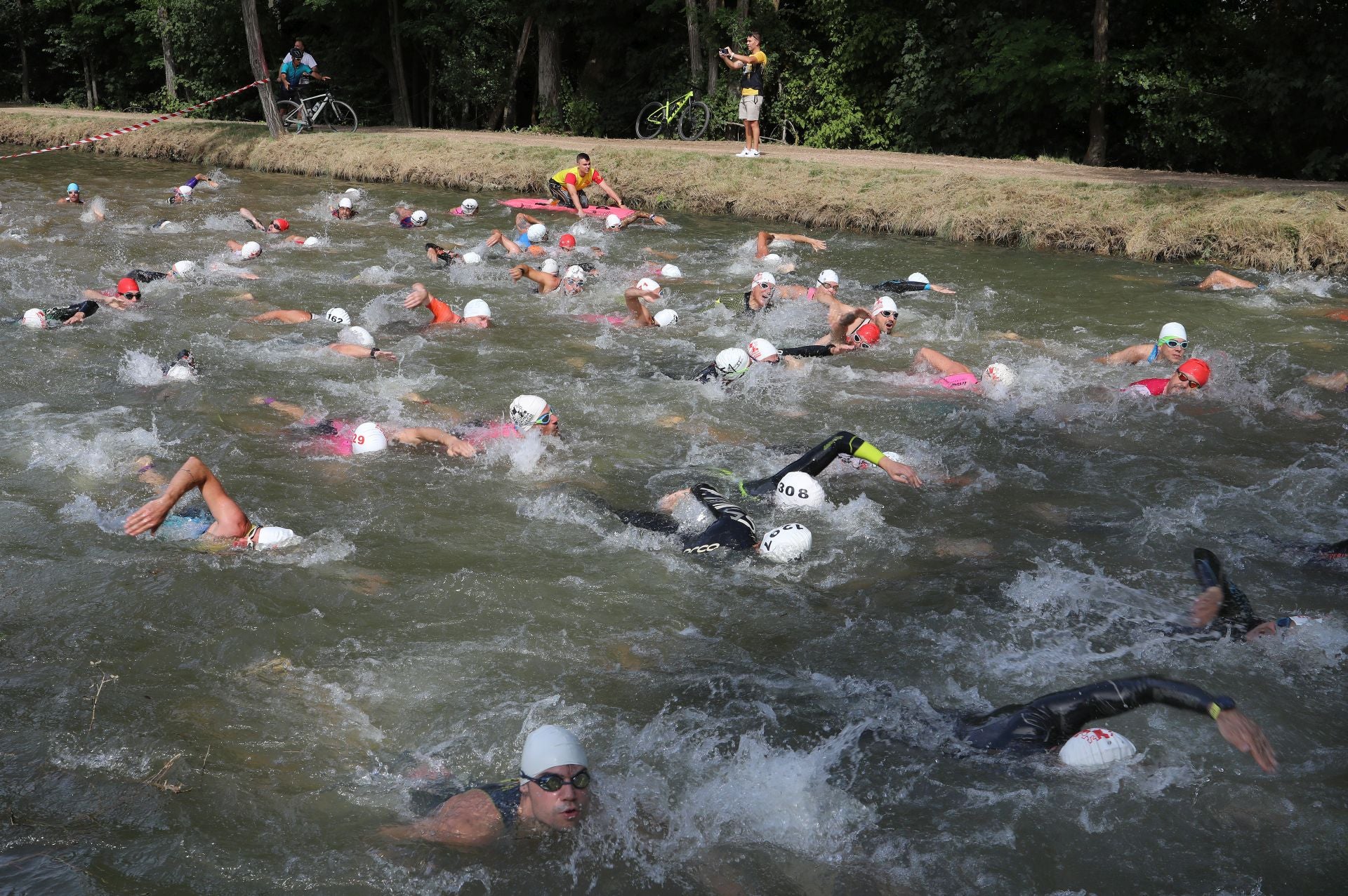 Dueñas, tercera parada del Triatlón Diputación de Palencia