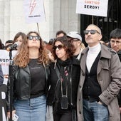 Familiares y allegados de Sergio Delgado durante una concentración en la Plaza Mayor de Valladolid para pedir Justicia, el pasado mes de abril.