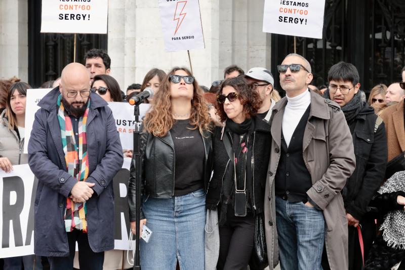 Familiares y allegados de Sergio Delgado durante una concentración en la Plaza Mayor de Valladolid para pedir Justicia, el pasado mes de abril.