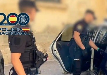 Detenido con un cuchillo eléctrico tras fracturar la luna de un local y agredir a varios clientes
