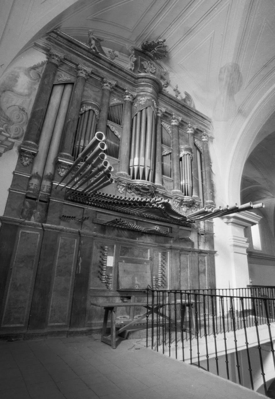 Pie original: «Órgano Barroco del siglo XVIII, en la iglesia de La Seca. Es el más grande de Castilla y León». 4 de agosto de 1998.