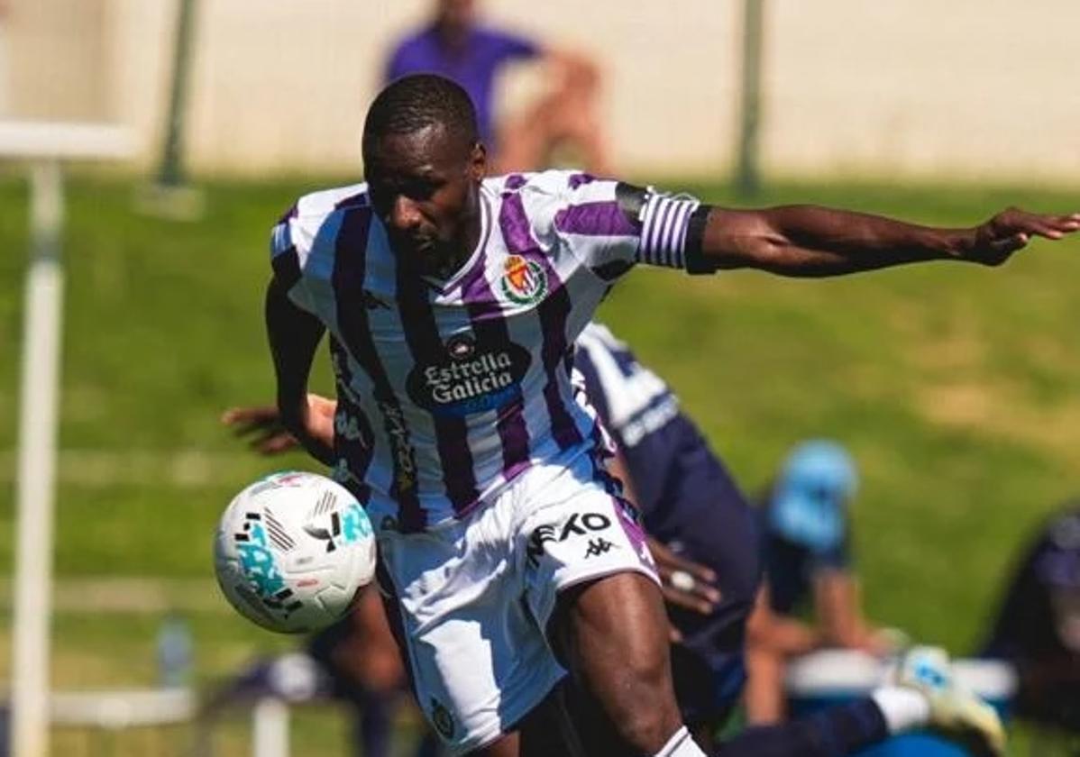 Mamadou Sylla, durante el amistoso entre el Real Valladolid y el Pafos FC chipriota disputado el pasado martes en Las Rozas