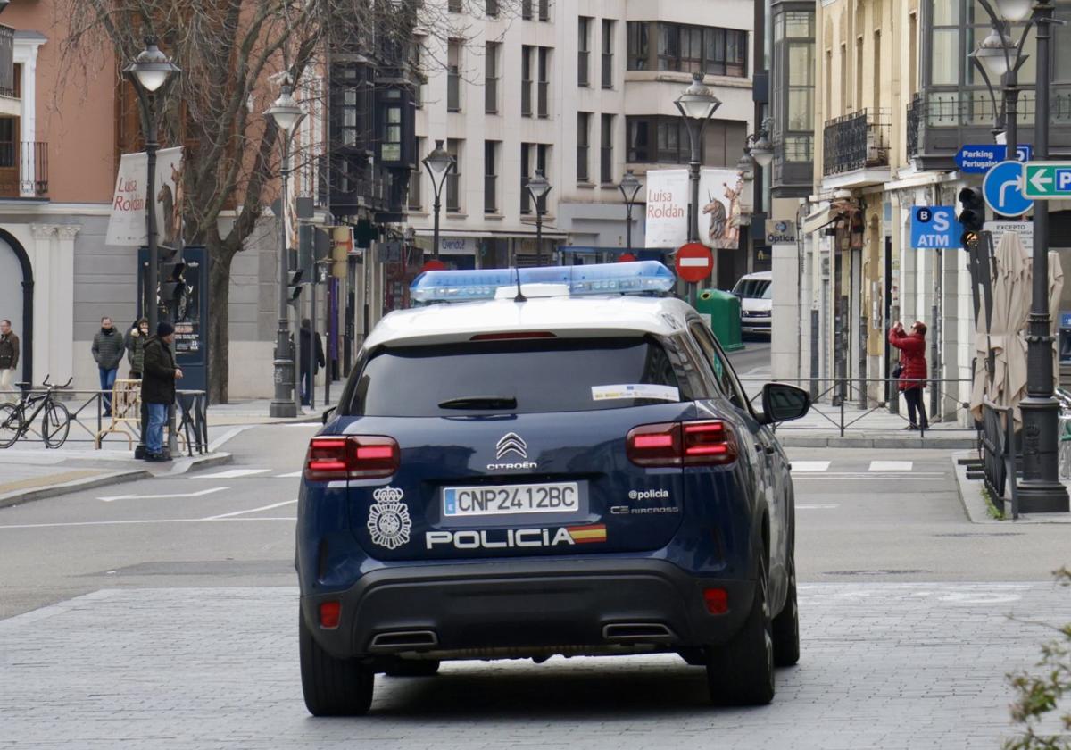 Vehículo de la Policía Nacional, en imagen de archivo.