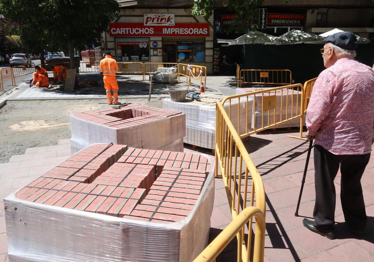 Obras de peatonalización del tramo de la calle Reyes entre Maldonado y Don Sancho.