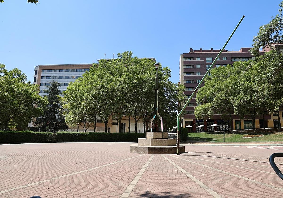 Imagen principal - Relojes de Parquesol, Castromonte y Medina de Rioseco, respectivamente.