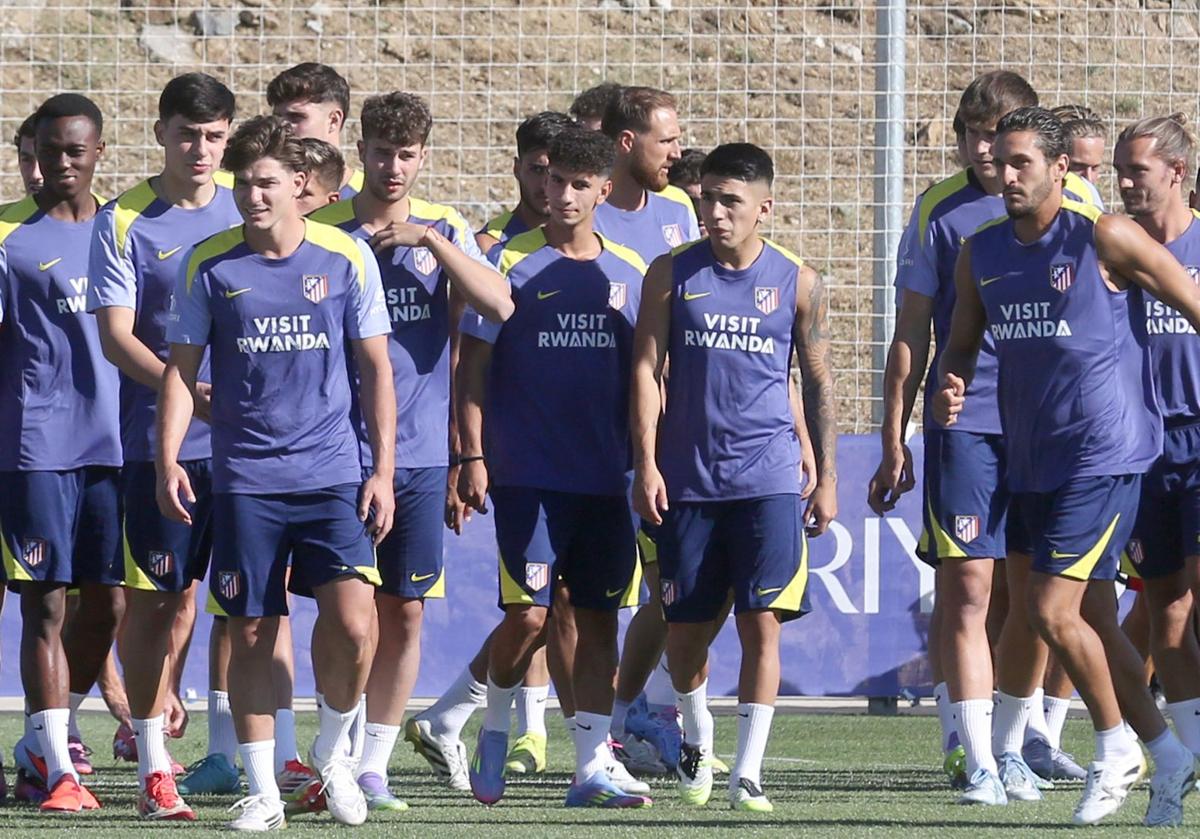 Fotos del primer entrenamiento del Atlético de Madrid en Los Ángeles de San Rafael