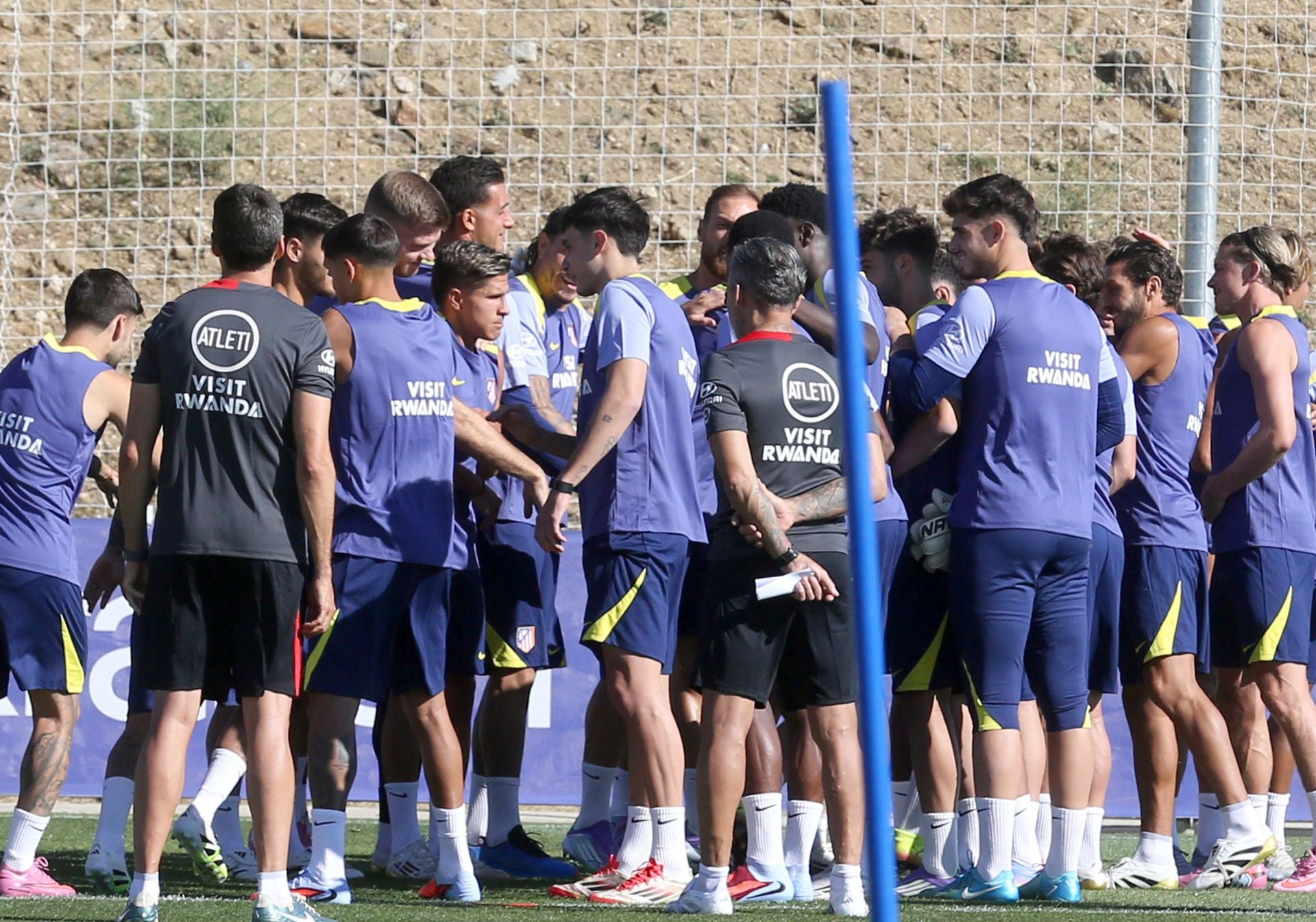 Fotos del primer entrenamiento del Atlético de Madrid en Los Ángeles de San Rafael