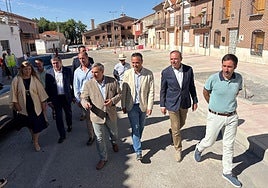 El consejero de Movilidad, José Luis Sanz Merino, ha visitado este martes las actuaciones en Serrada.