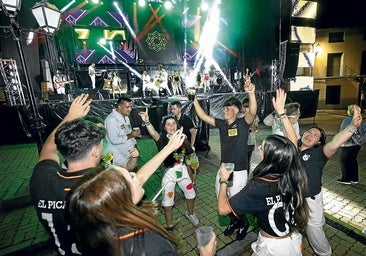 De verbena por las fiestas de Valladolid: «Donde hay orquesta hay alegría»