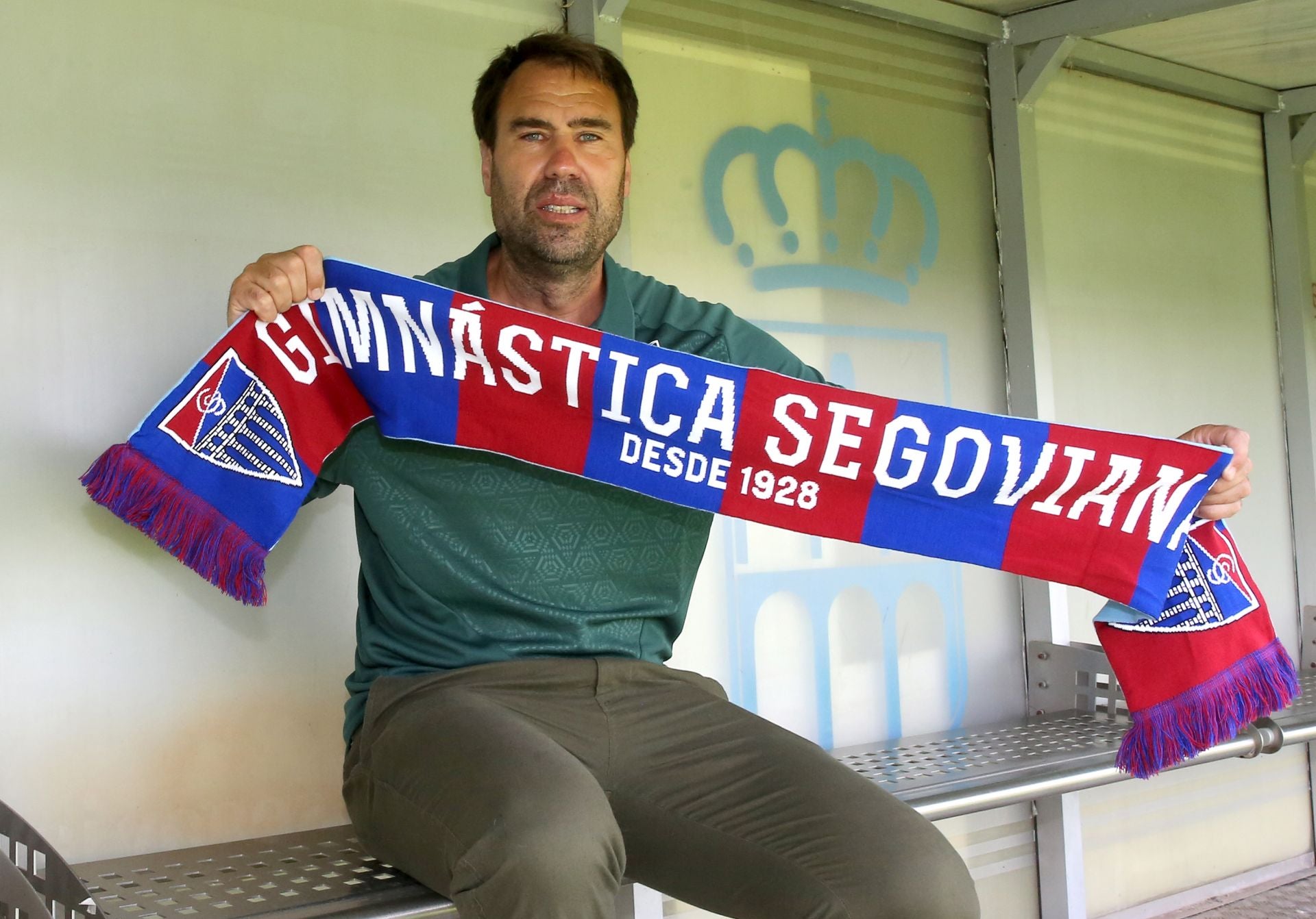 Fotos de la presentación de Iñaki Bea como nuevo entrenador de la Segoviana