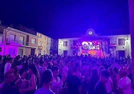 Verbena en las fiestas de Bernuy de Porreros.