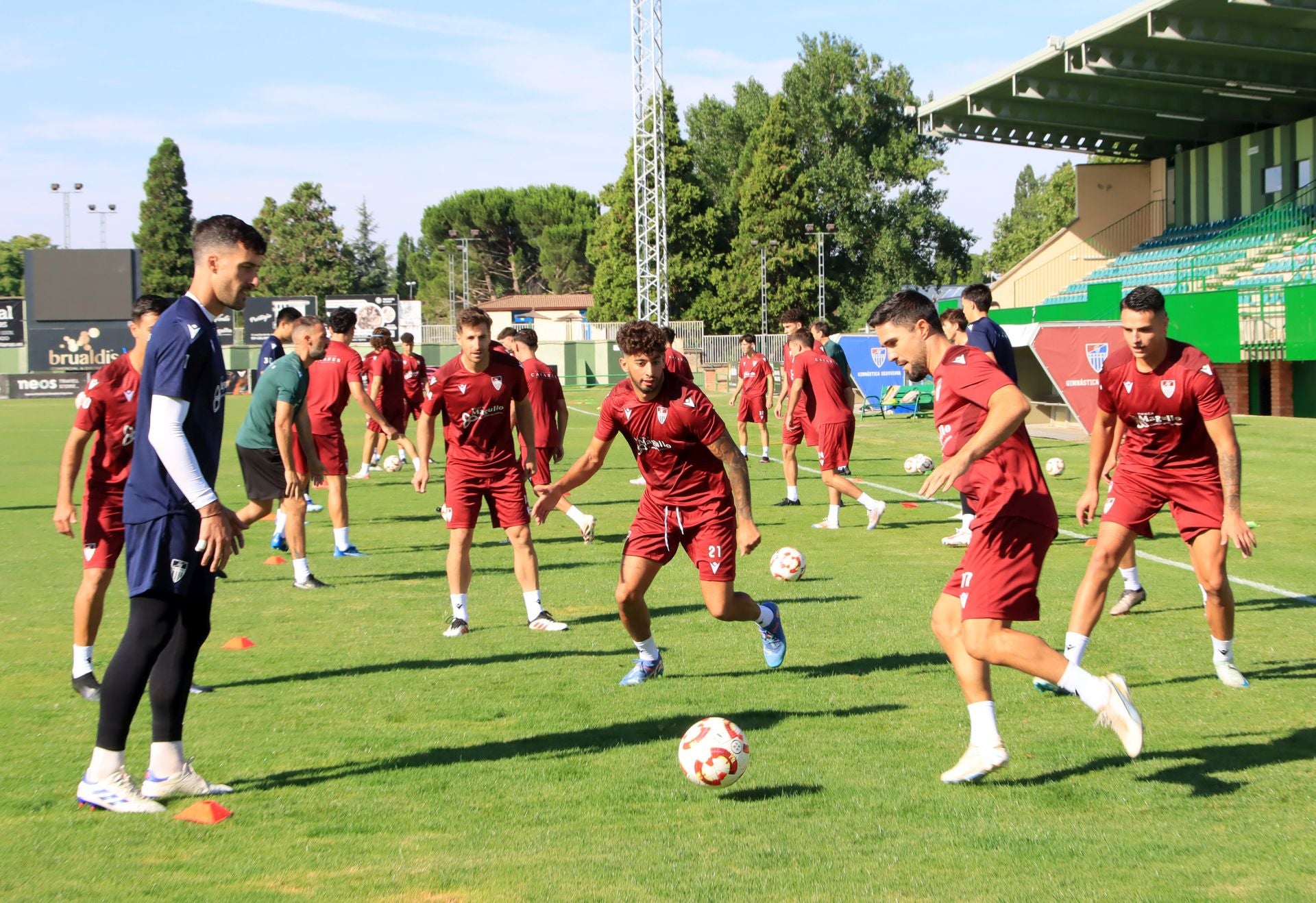 Fotos del primer entrenamiento de la Gimnástica Segoviana