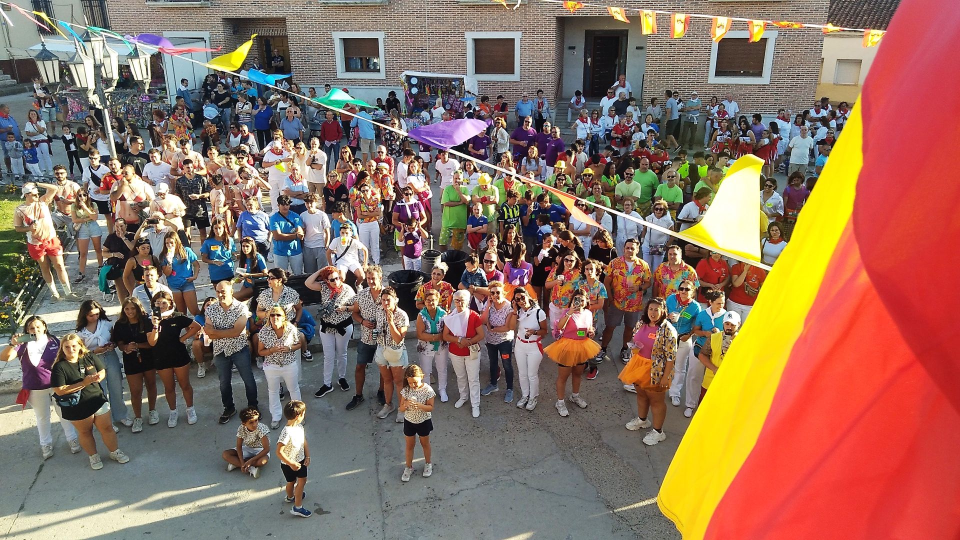 Chupinazo y primer encierro de las fiestas de Alcazarén