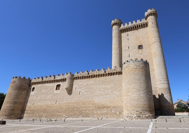 Castillo de Fuensaldaña.