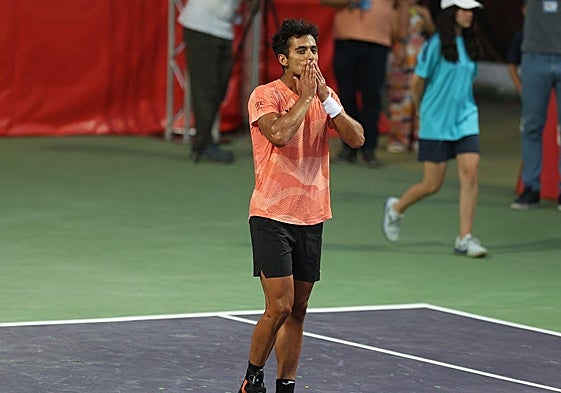 Nicolás Álvarez Varona celebra su pase a la final del Open de Tenis de El Espinar.