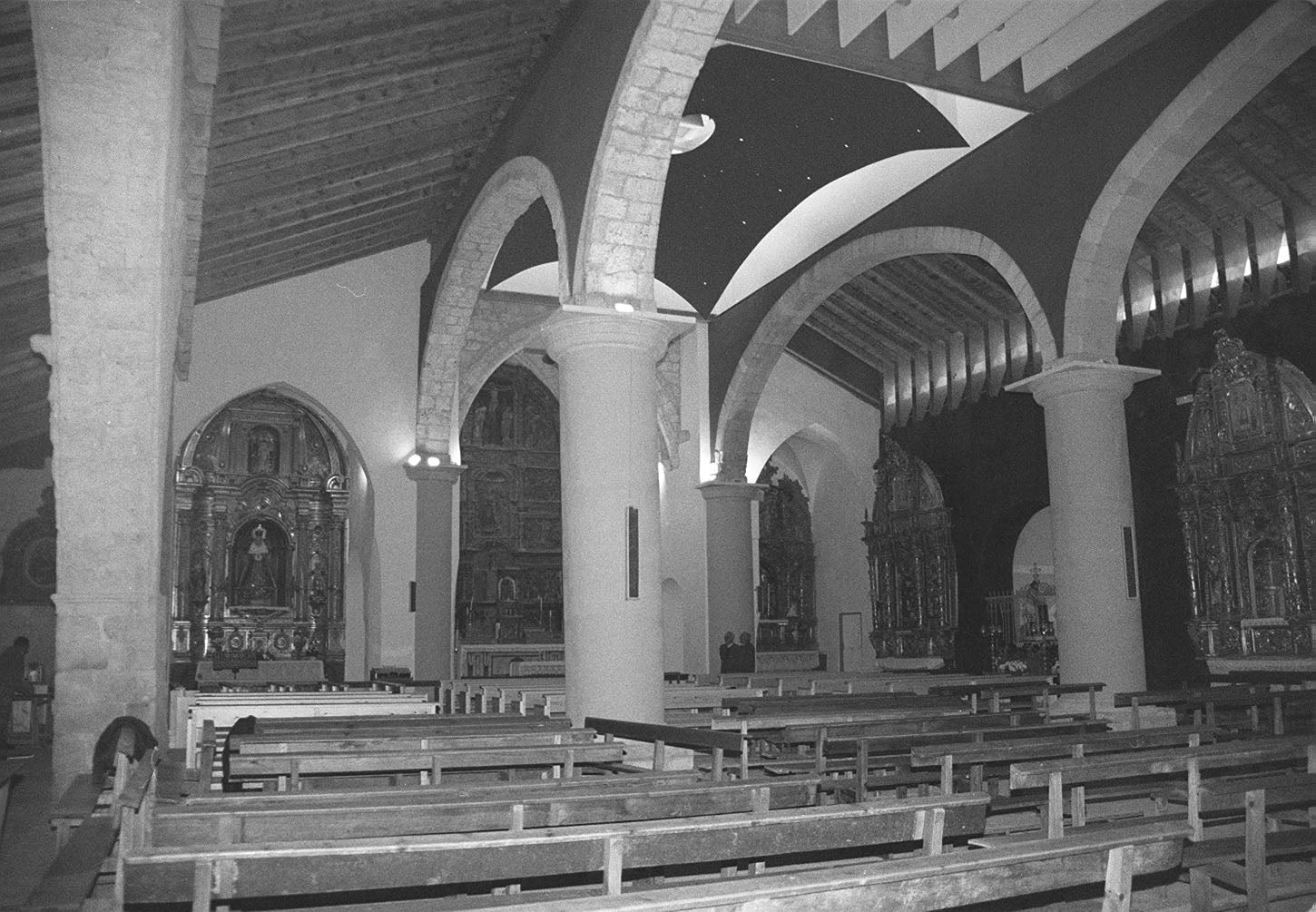 Interior de la Iglesia de San Ginés. 26 de abril de 1999.