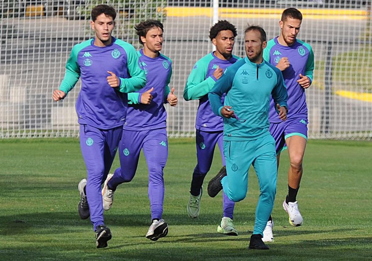 Trilli, Bueno, Ponceau y Tomeo, dirigidos en el entrenamiento por el preparador físico Sergio Sánchez.